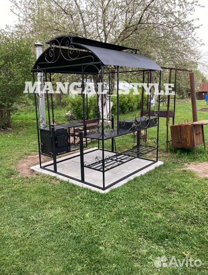 Мангал с крышей