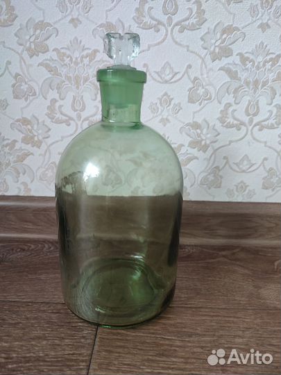 Бутыль стеклянный с пробкой