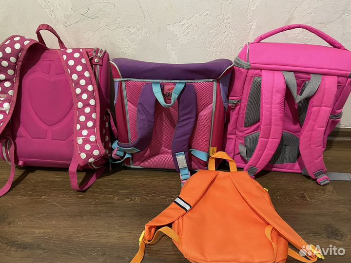 Рюкзаки все за 700