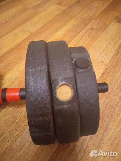 Продам 2 гантели разборные вес каждой по 16 кг