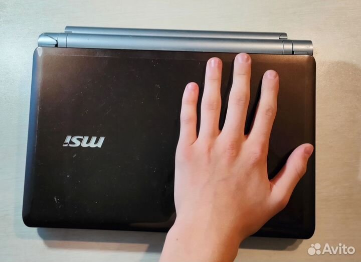 Нетбук Msi Wind U160