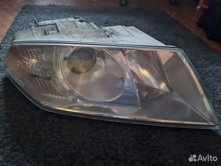 Фара передняя правая на skoda octavia a5