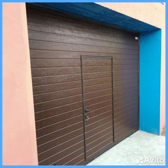 Гаражные секционные ворота DoorHan