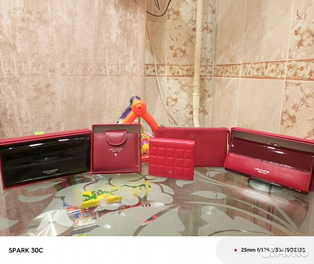 Кошельки женские кожаные