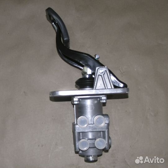 Кран тормозной двухсекционный 64221-3514108 (см)