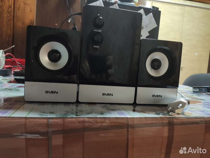Сабвуфер и колонки sven