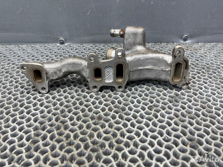 Фланец системы охлаждения Ford Transit TT9 2.4L