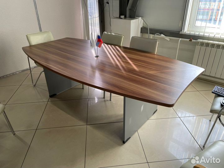 Конференц стол