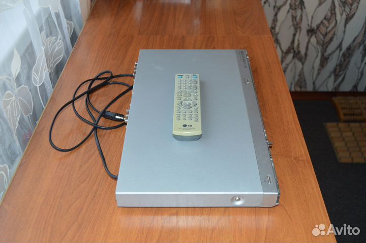 DVD плеер LG DK589XB
