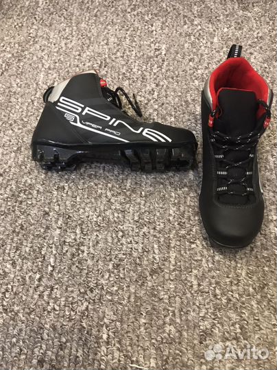 Лыжные ботинки