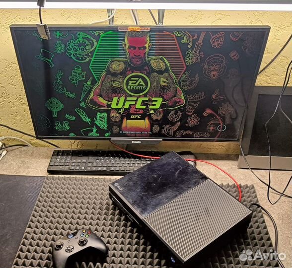 Xbox One 1Тб, геймпад, много игр, кабели, гарантия