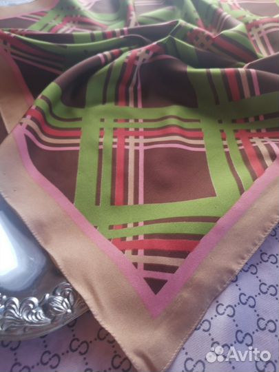 Винтажный красивый платок