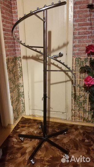 Вешалка для одежды винтовая