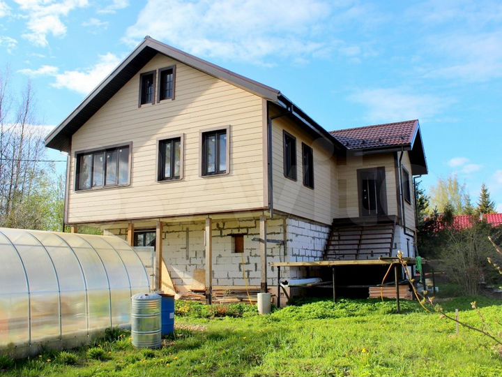 Дом 219 м² на участке 12 сот.