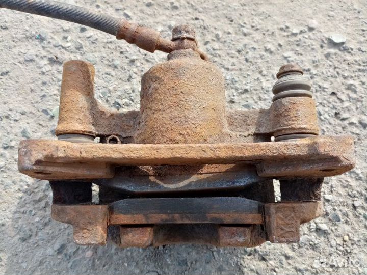 Суппорт задний правый Lexus Rx300 1 поколение 3.0