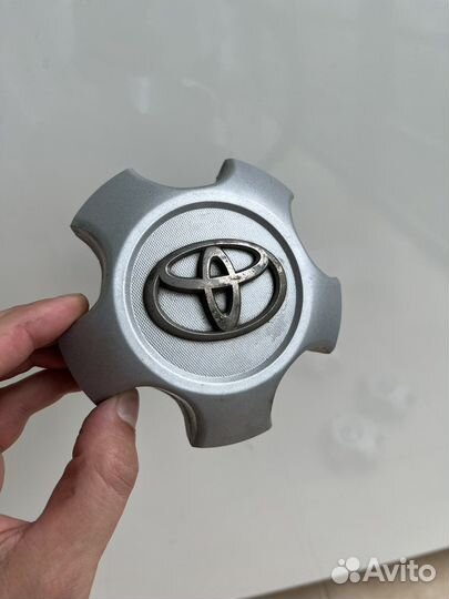Колпак ступицы колеса Toyota 42603-42120