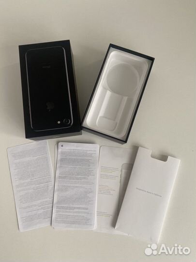 Оригинальные коробки от iPhone: 5S, 7