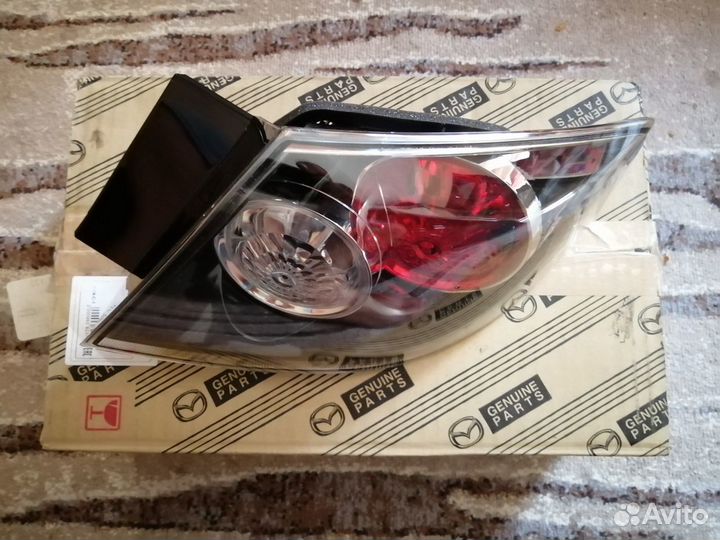 Новый фонарь задний наружный правый mazda 3