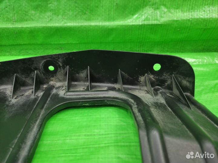 Пыльник двигателя лев. Hyundai Tucson