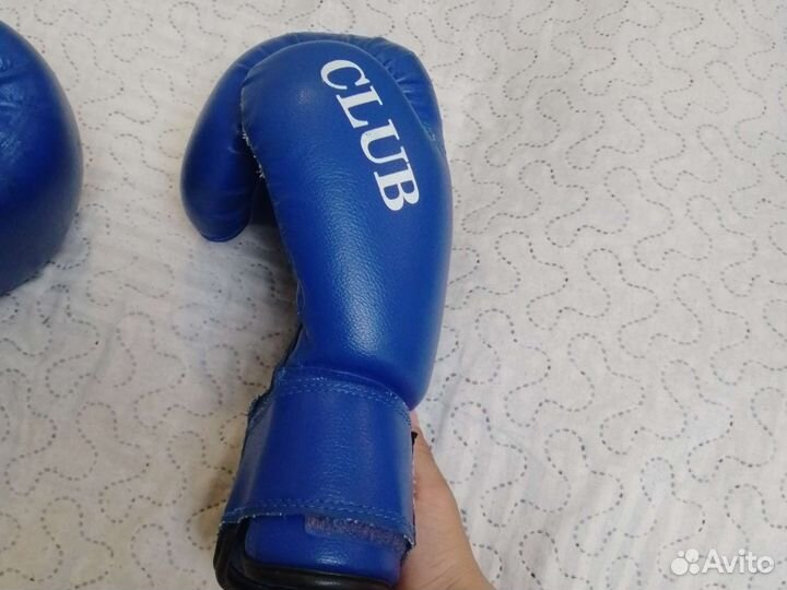 Боксерские перчатки