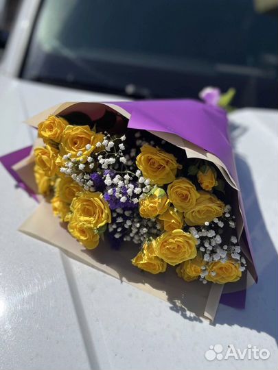 Букет из кустовых роз