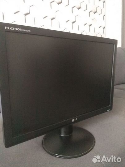 ЖК монитор LG flatron 19