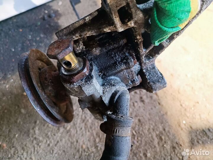 Насос гура Пассат Б5