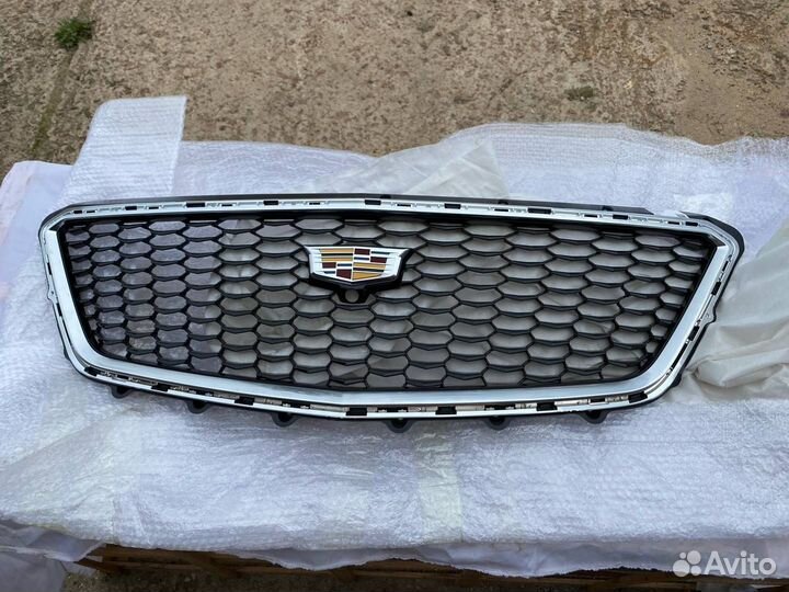 Решетка радиатора Cadillac XT4 2018