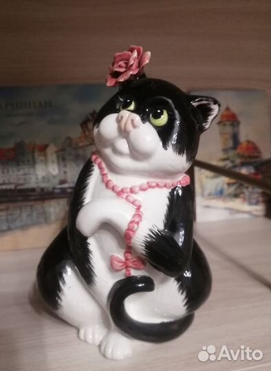 Фигурка кошки