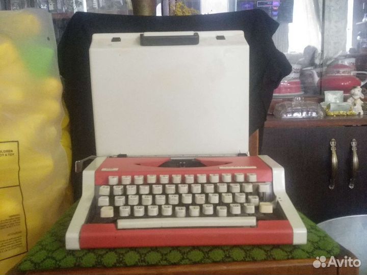 Печатная пишущая машинка