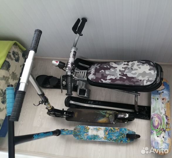 2 самоката, скейборд, снегокат