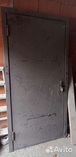 Дверь входная металлическая