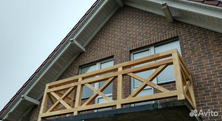 Балконное ограждение из дерева