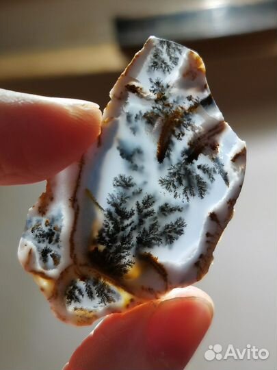 Агат Моховой, кабошон с диким краем