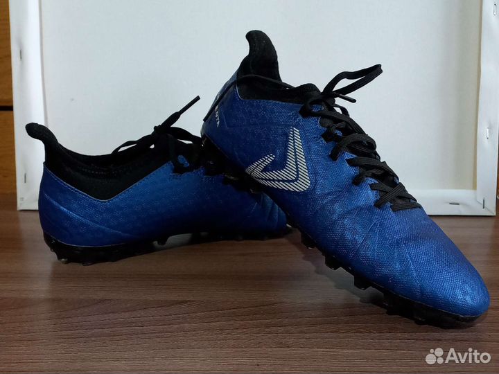 Футбольные бутсы