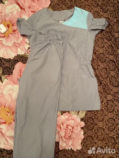 Медицинский костюм женский