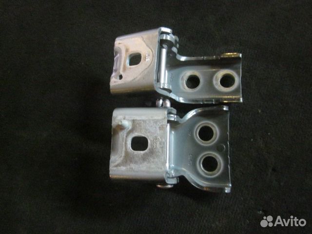 Петля передней левой двери Пежо 3008