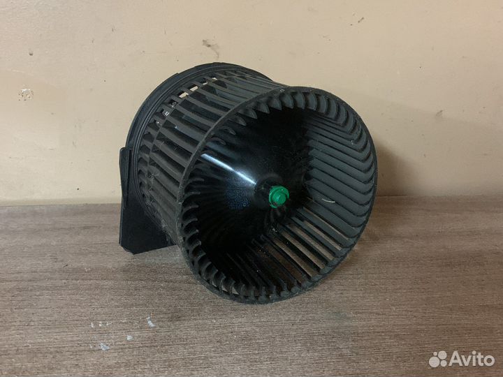 Моторчик печки Опель Вектра В (2.0)