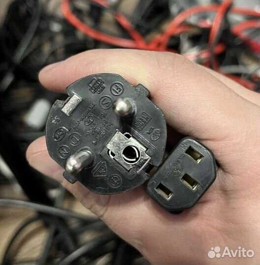 Провода питания, DVI-D, VGA, DisplayPort