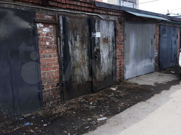 Гараж, > 30 м²