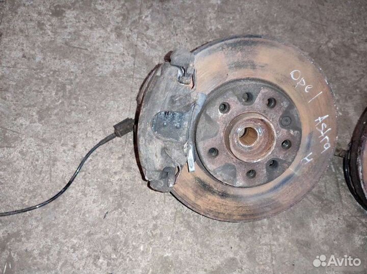 Суппорт передний Opel Astra H 1.6