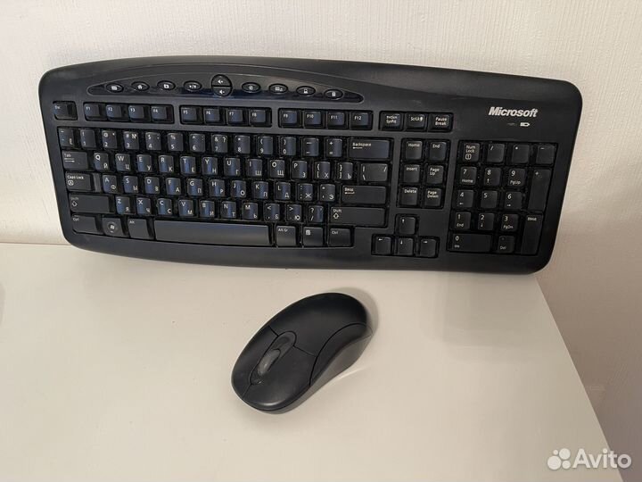 Беспроводная клавиатура и мышка