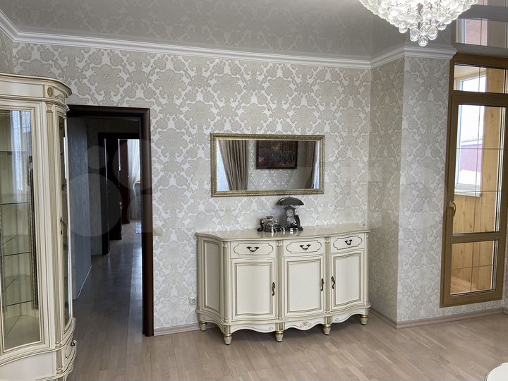 3-к. квартира, 88 м², 10/18 эт.