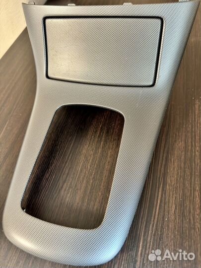 Консоль АКПП toyota avensis