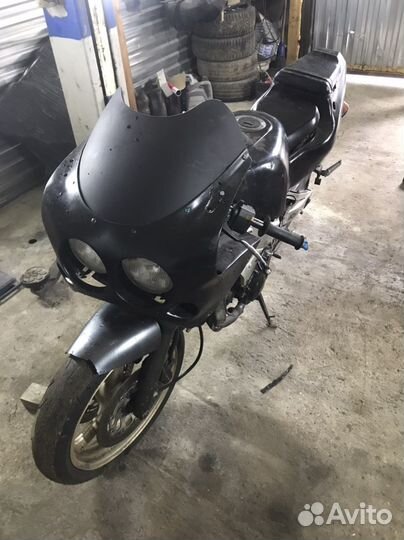 Suzuki GSX R400R запчасти разбор