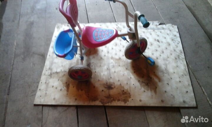 Детский трехколесный велосипед