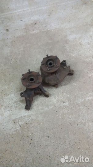 Поворотный кулак левый Mazda xedos 6