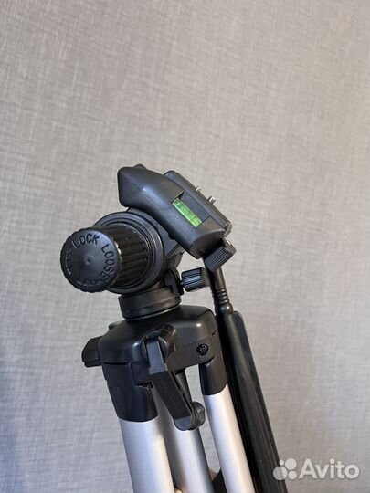 Штатив König KN-tripod40