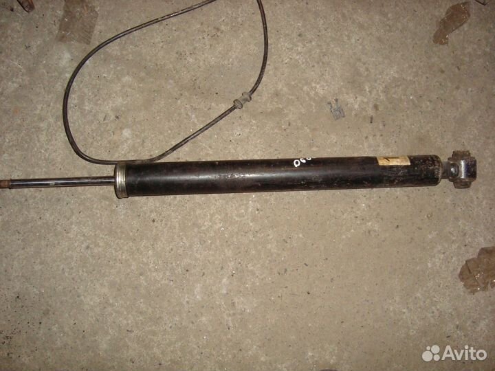 Амортизатор передний W201 M102