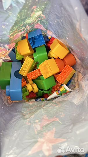 Игрушки: лего и мягкие